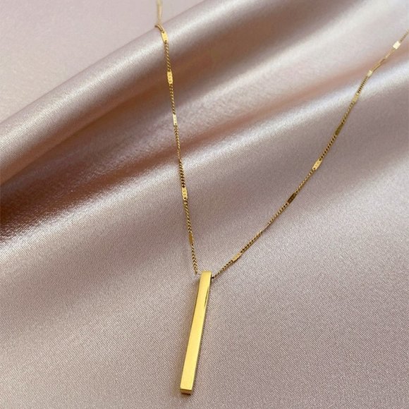 Ladies Stunning 18K Gold Plated Raise The Bar Necklace - Picture 3 of 3